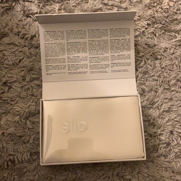 SLIP queen size pillow case in GREY - Picture 2 of 5